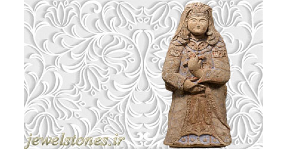 تندیس ایستاده با سرپوش پردار